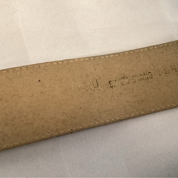 Belt with an horn buckle - Picture 4 of 4